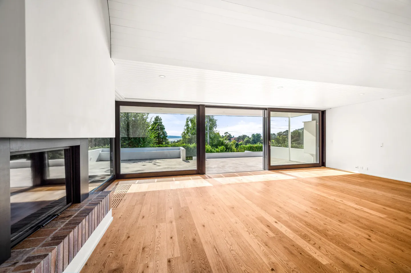 Moderne Villa mit Seeblick - Foto 4 von 13