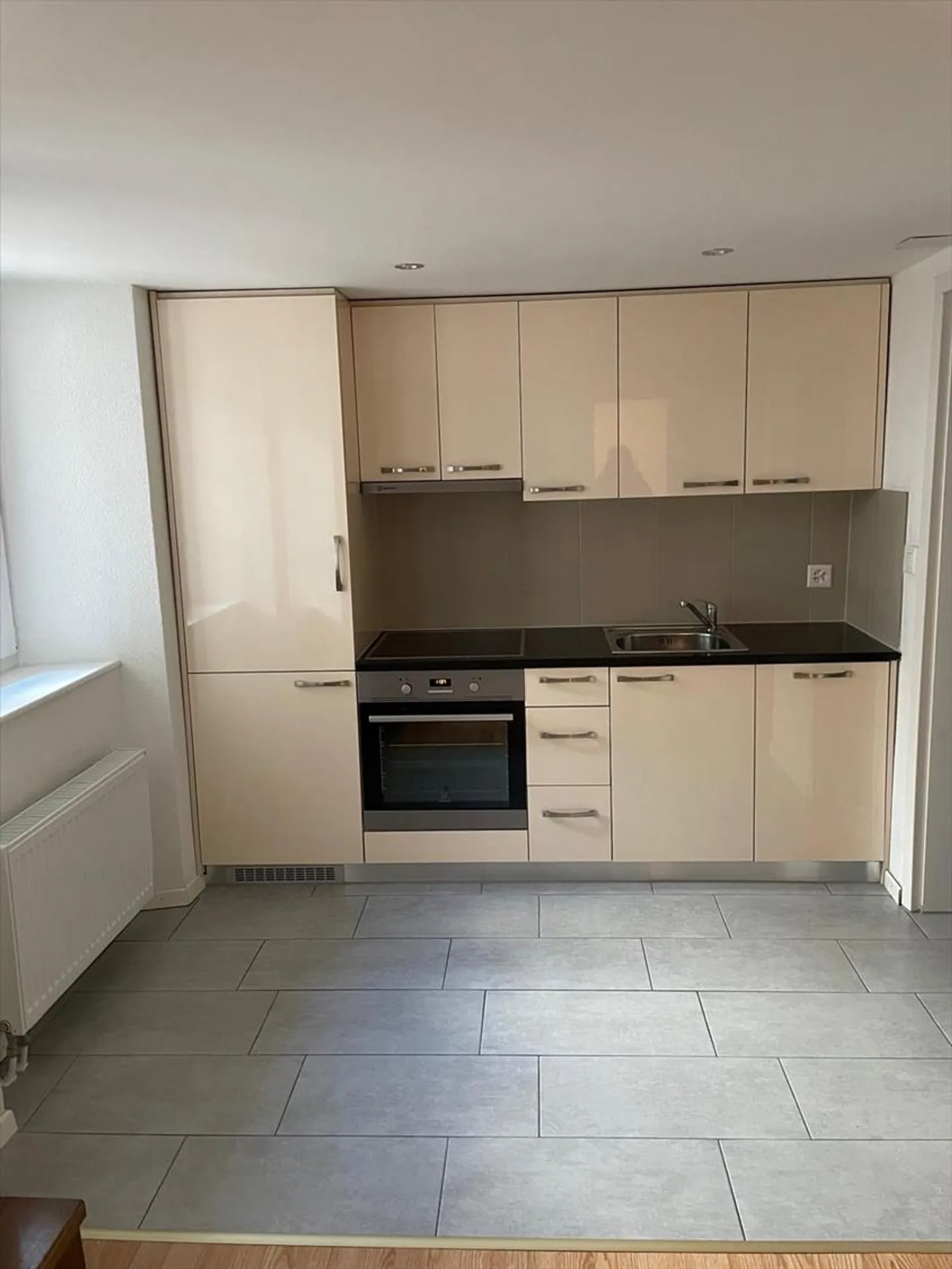 Appartement compact et confortable de 2 pièces à Glarus - Photo 2 sur 5