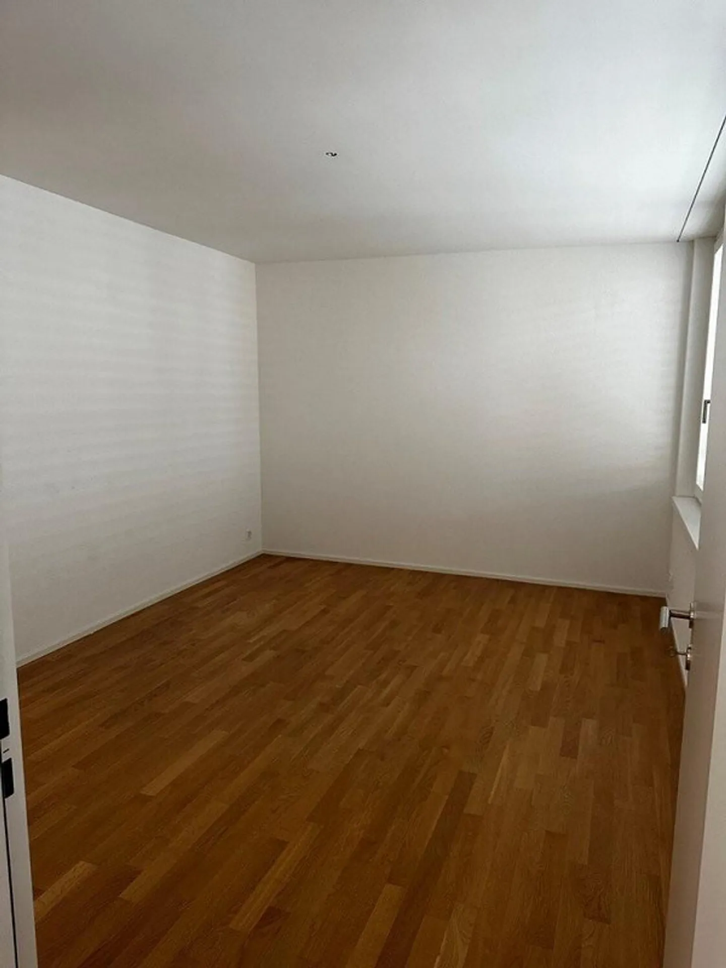 Moderne Wohnung im Herzen von Zürich-Altstetten - Foto 4 von 8