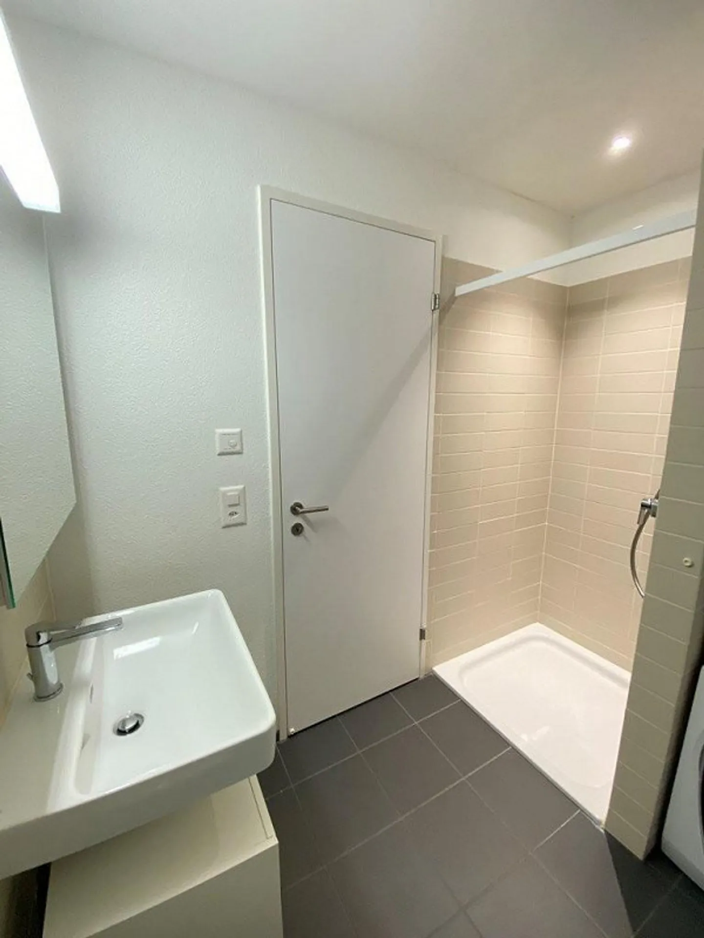 Moderne Wohnung im Herzen von Zürich-Altstetten - Foto 7 von 8