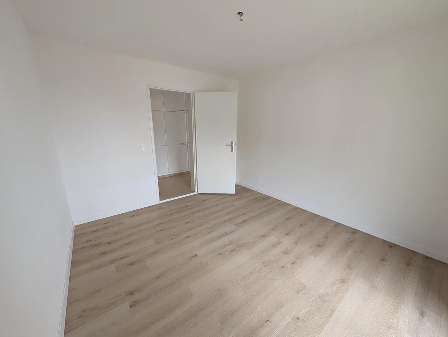 Appartement rénové de 3,5 pièces dans un beau quartier résidentiel - Photo 17 sur 17