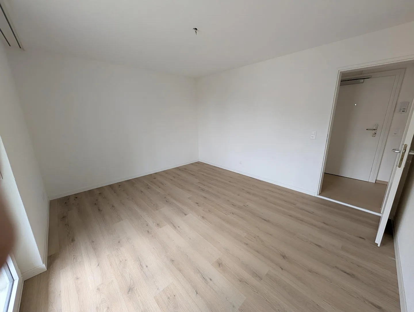 Appartement rénové de 3,5 pièces dans un beau quartier résidentiel - Photo 15 sur 17