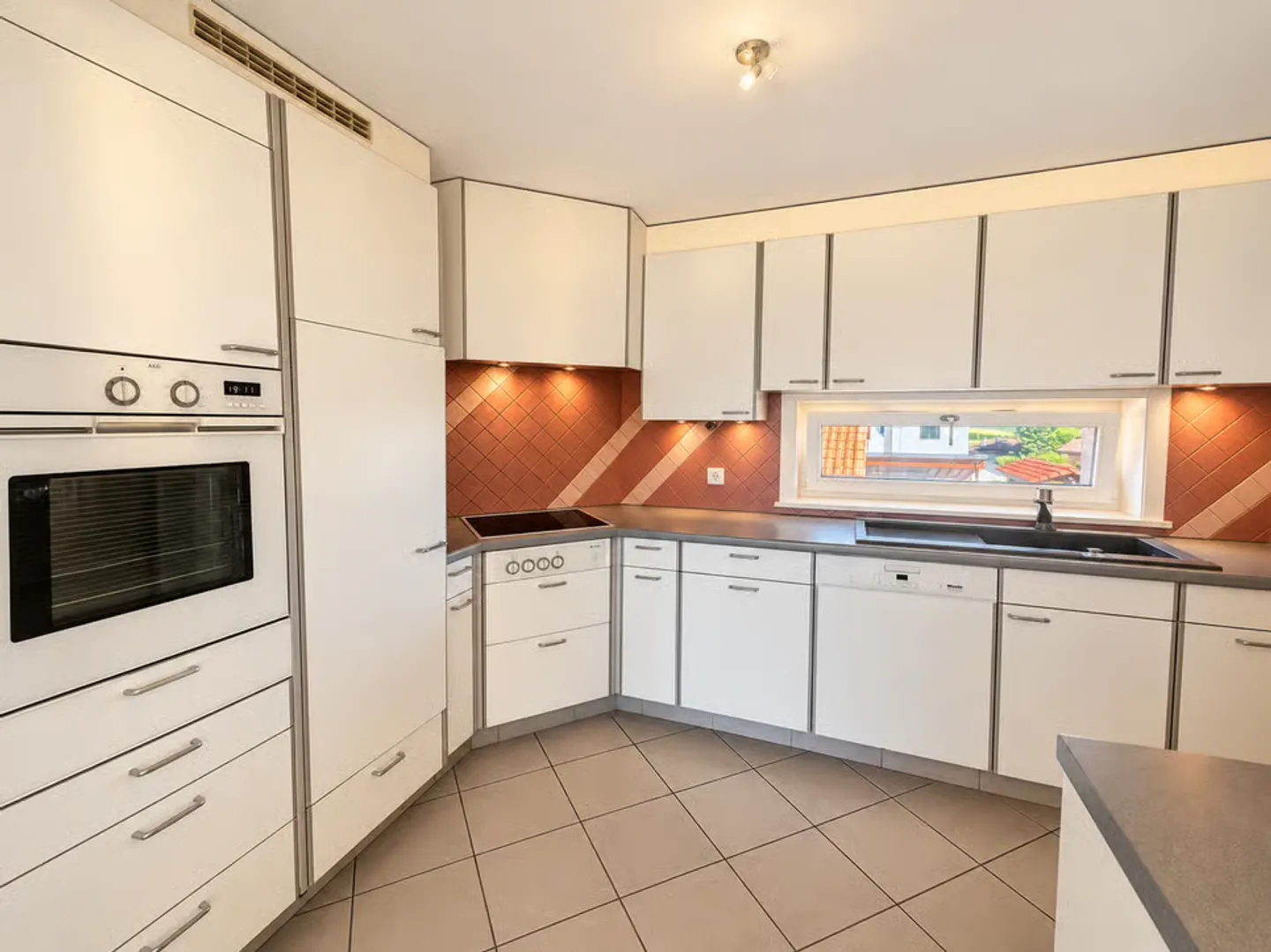Appartement spacieux avec balcon - Photo 2 sur 6