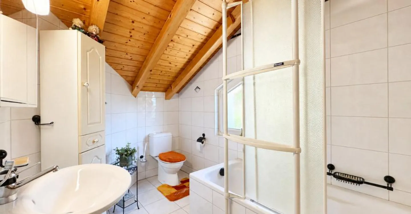 5.5-ROOM INDIVIDUAL VILLA WITH GARDEN AND VERANDA IN SAXON - Photo 10 of 11