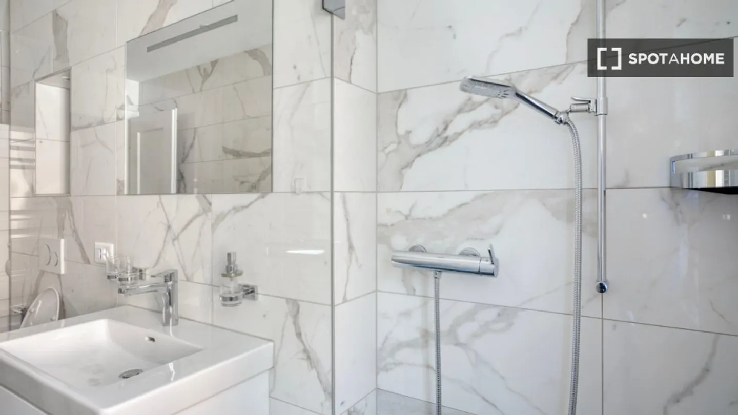 Scopri, visita e affitta la tua nuova casa online con piena fiducia. - Foto 15 di 18