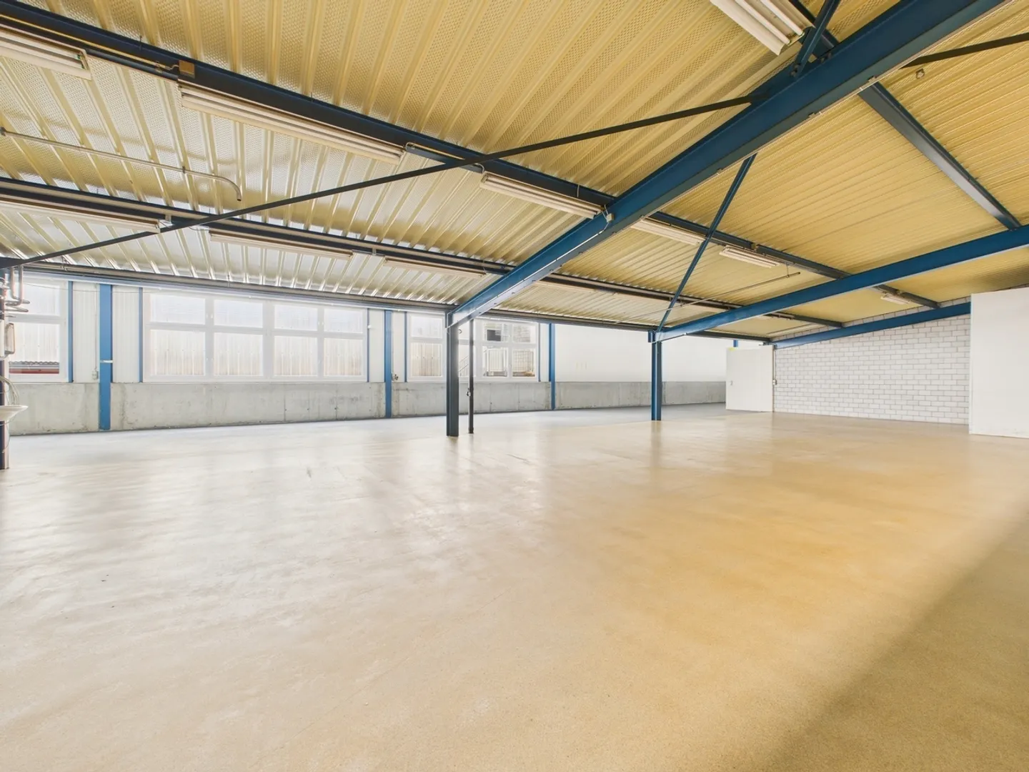 Espace commercial polyvalent à Wetzikon - Photo 6 sur 10