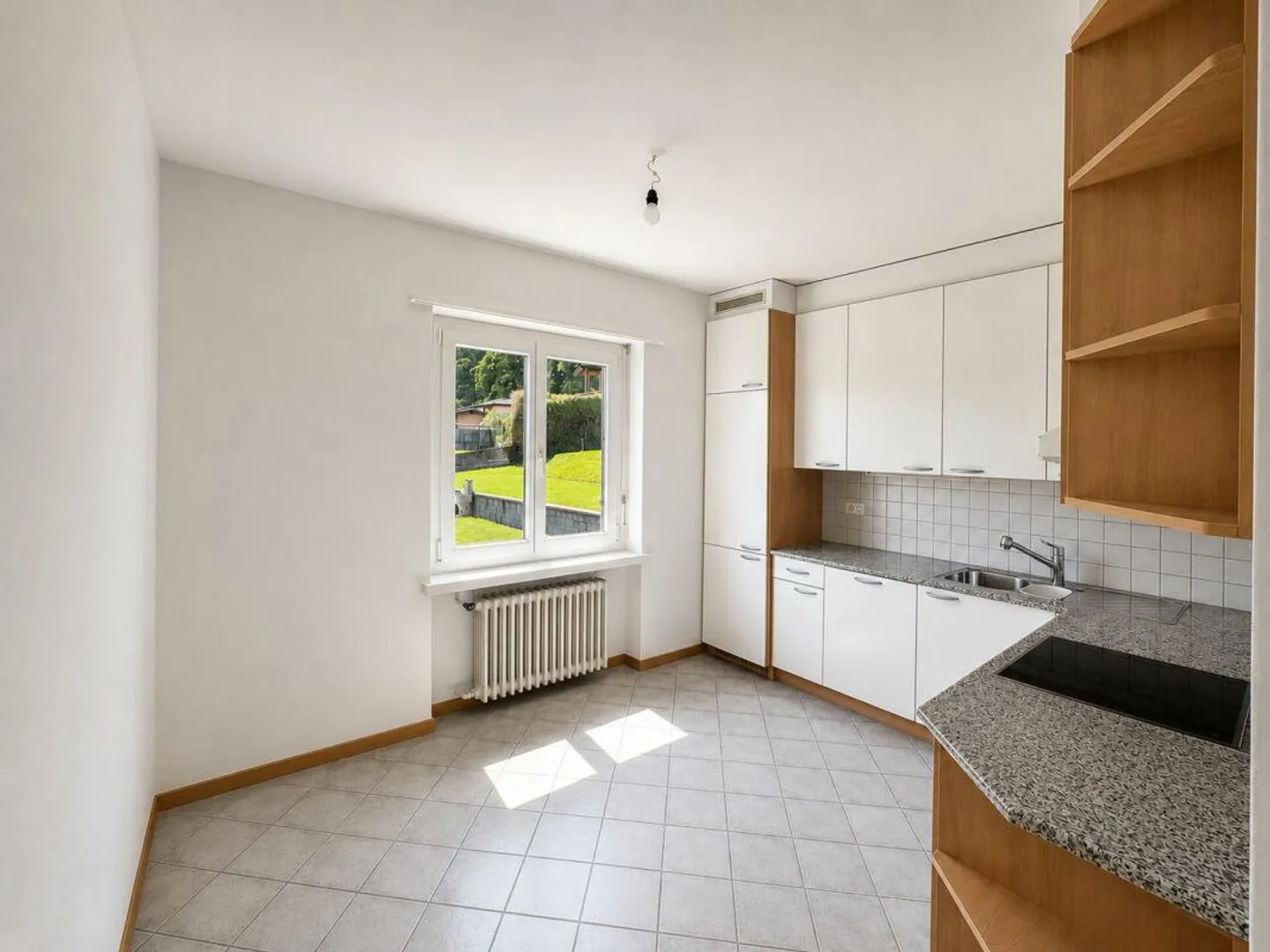 À louer à Novazzano appartement de 3,5 pièces dans une maison bifamiliale avec grande terrasse et accès direct au jardin - Photo 8 sur 11
