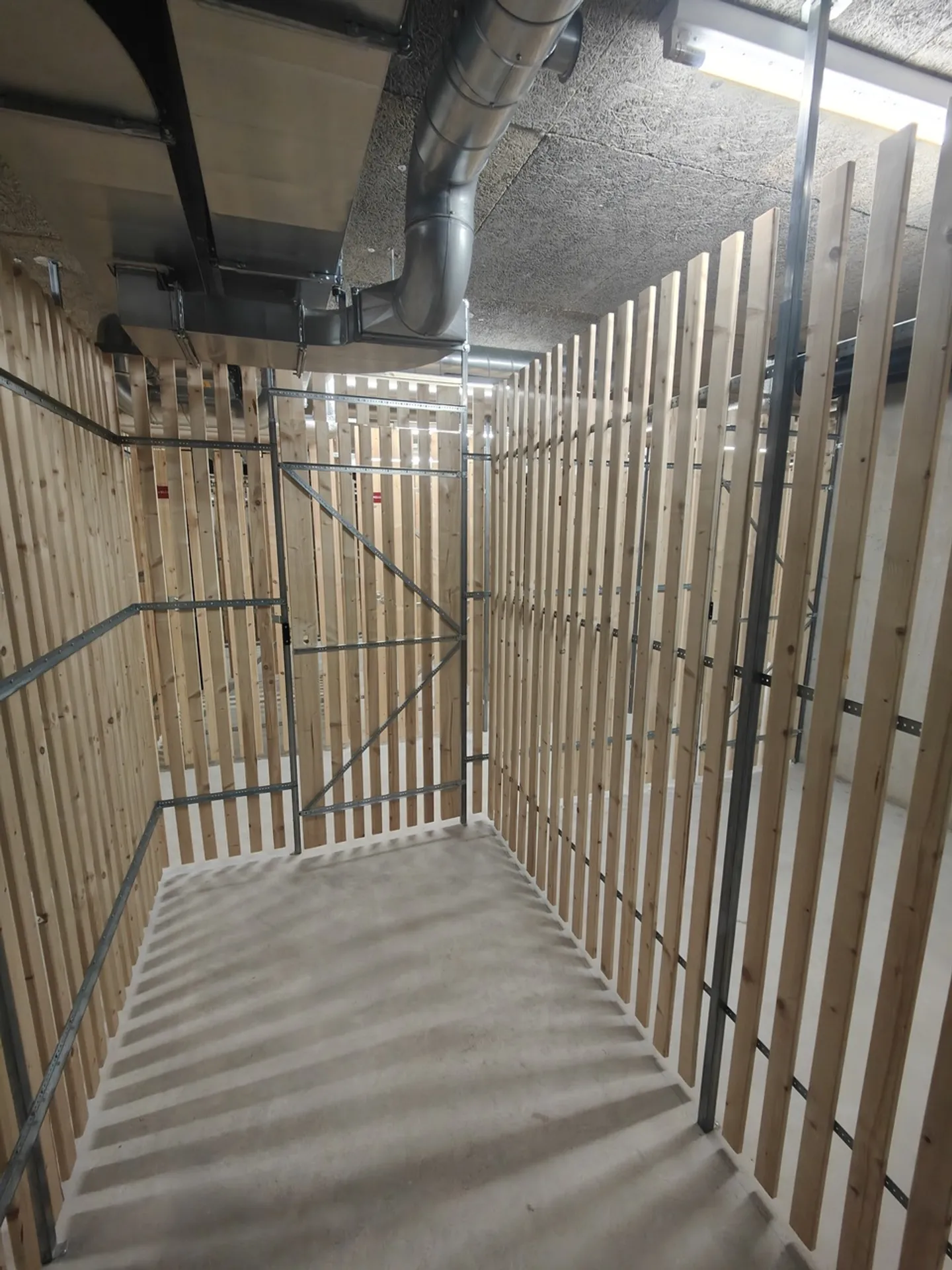 4.89m2 Storage Room Kriens - Nidfeldstrasse 2U - Photo 3 of 11