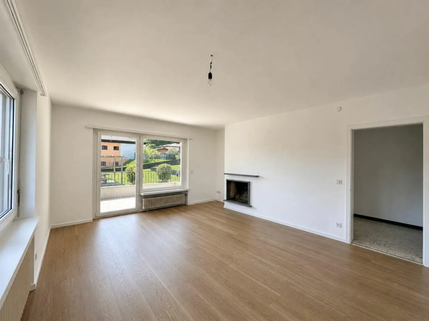 À louer à Novazzano appartement de 3,5 pièces dans une maison bifamiliale avec grande terrasse et accès direct au jardin - Photo 4 sur 11