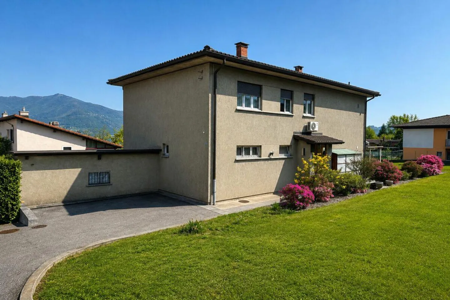 À louer à Novazzano appartement de 3,5 pièces dans une maison bifamiliale avec grande terrasse et accès direct au jardin - Photo 10 sur 11