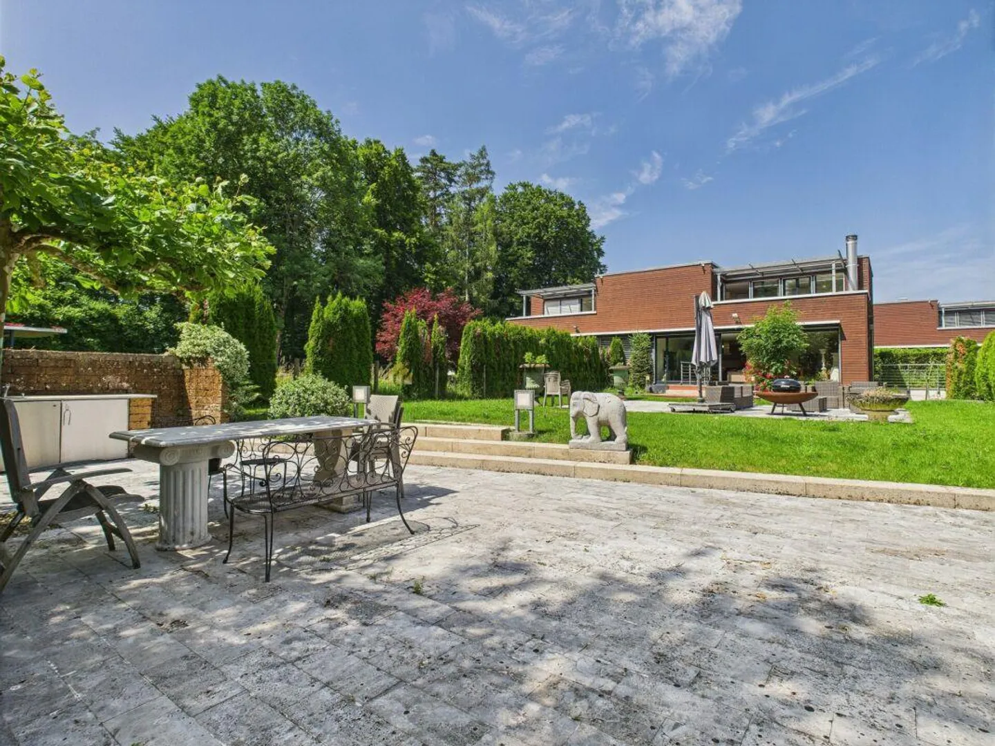 Casa bifamiliare da sogno: lusso, natura ed esclusività ai massimi livelli - Foto 1 di 20