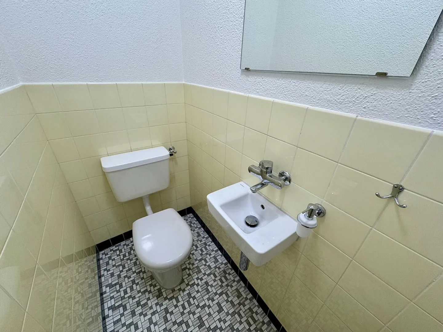 Freshly renovated 4.5-room apartment - directly on Lake Lucerne - Photo 10 of 10