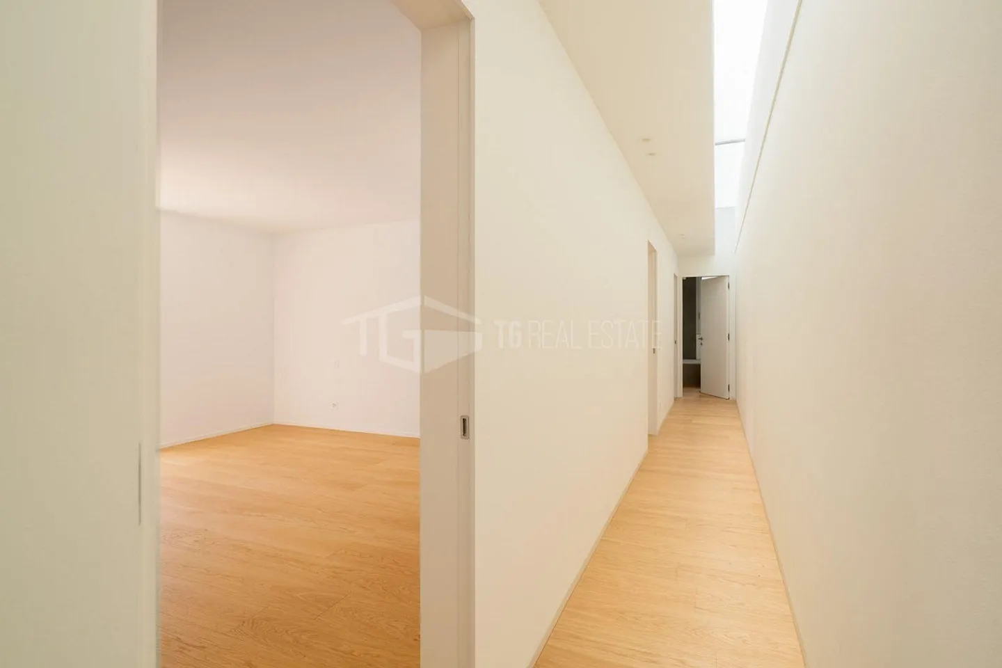 MODERNA CASA DI 5.5 LOCALI CON GIARDINO - Photo 9 sur 17