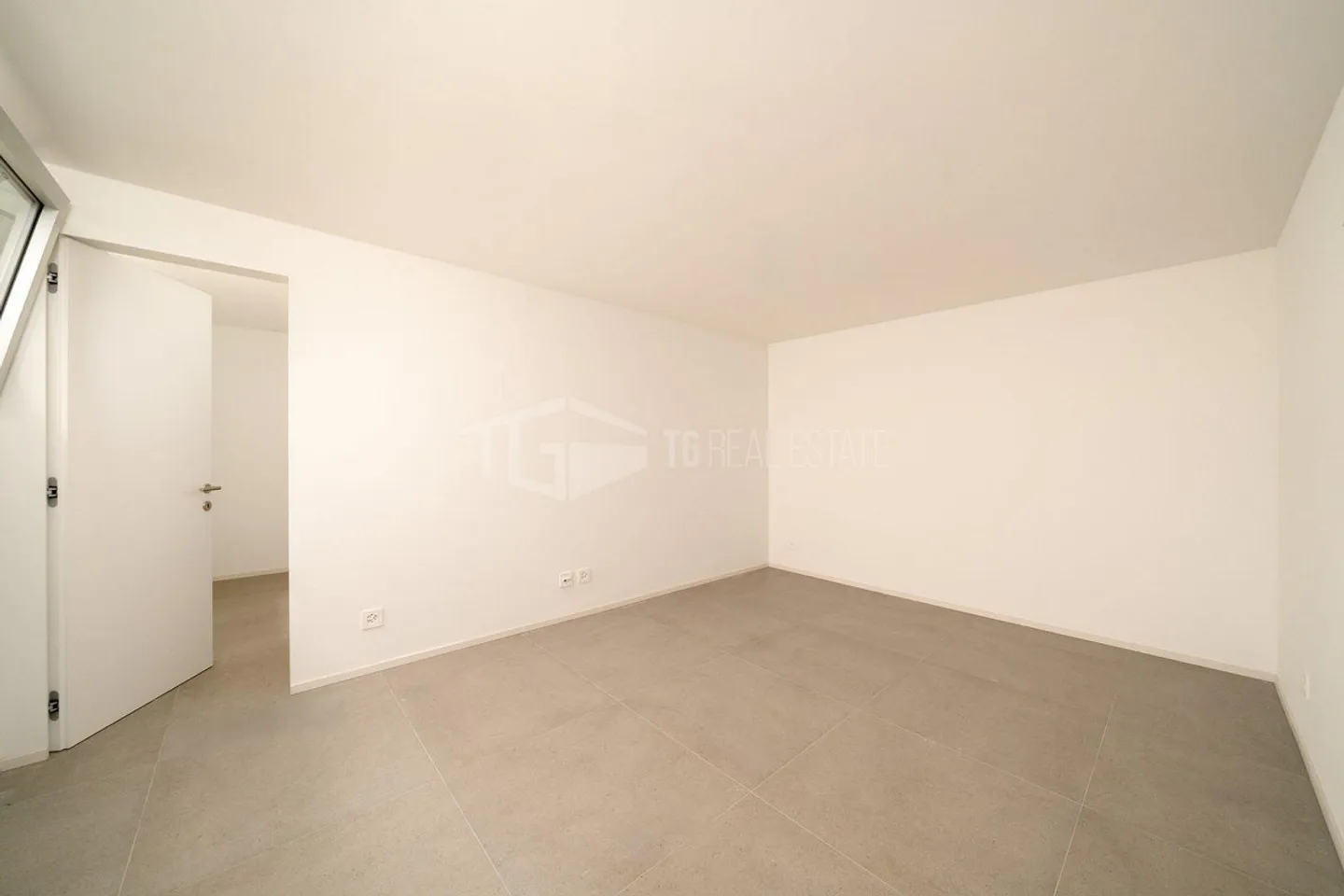 MODERNA CASA DI 5.5 LOCALI CON GIARDINO - Photo 13 sur 17