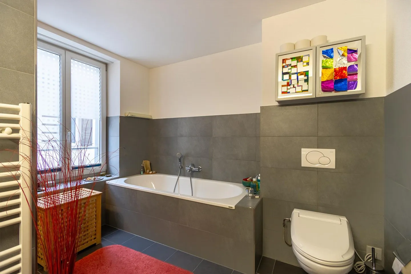 Well-maintained 3.5-room apartment with lake view - Photo 7 of 11