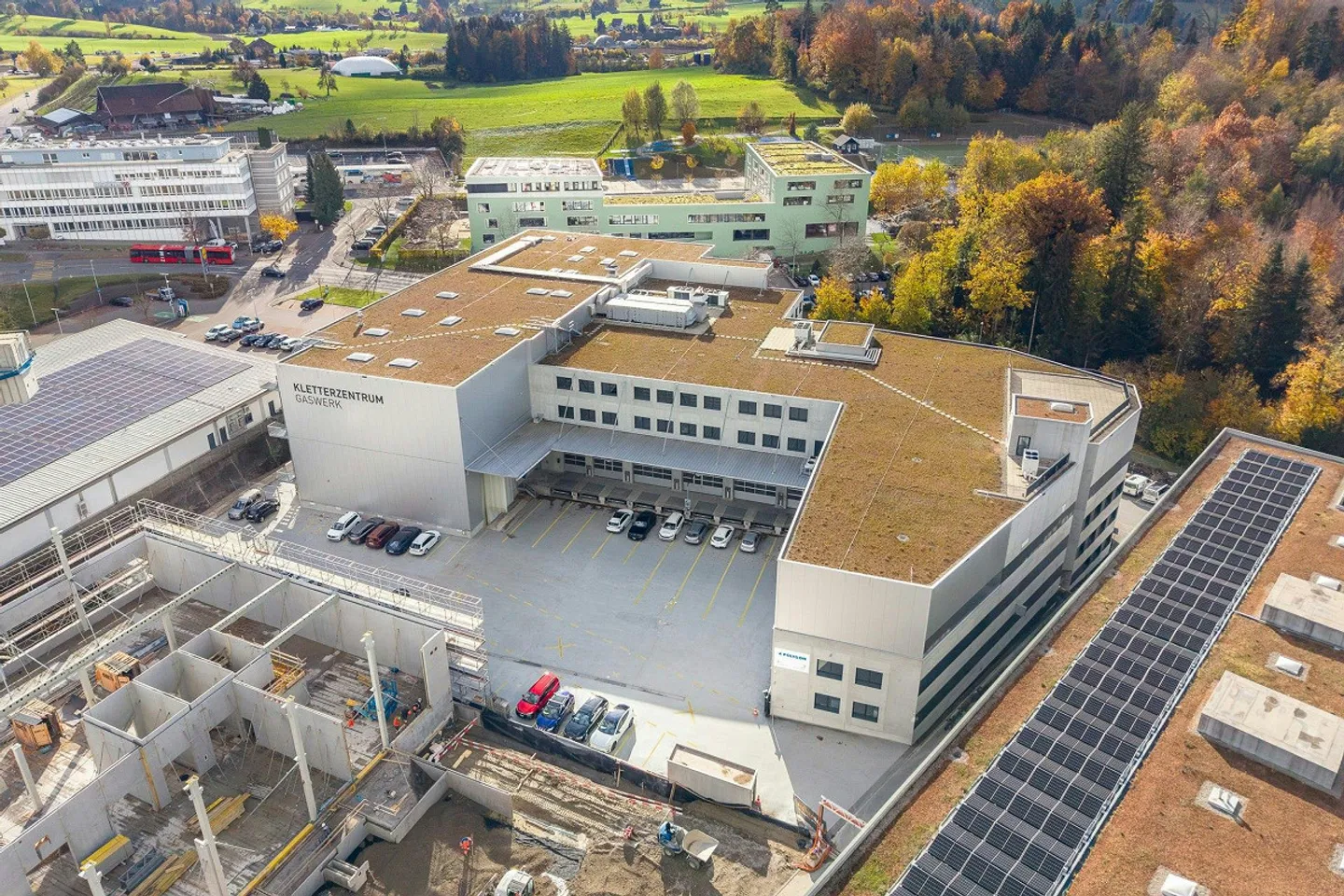 6 m hohe, moderne Lagerflächen ab 500 m2 in Minergie Neubau. An Aut... - Foto 2 von 11