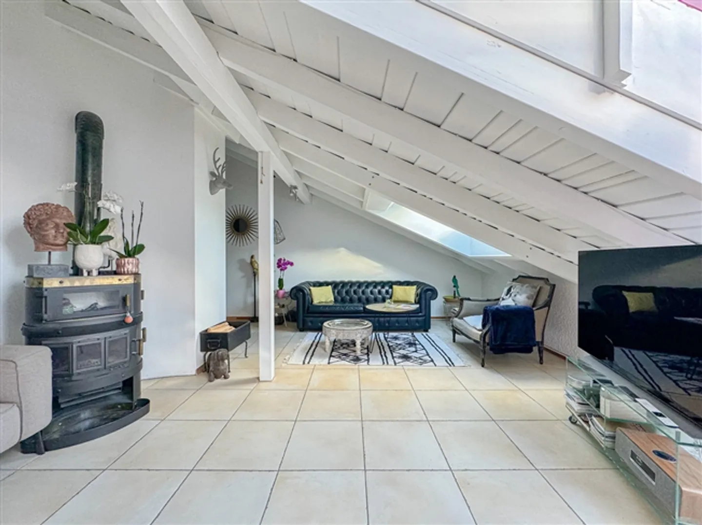 Spacious Maisonette-PSA with 4.5 Rooms in the Village House
Large Garden - Photo 5 of 20