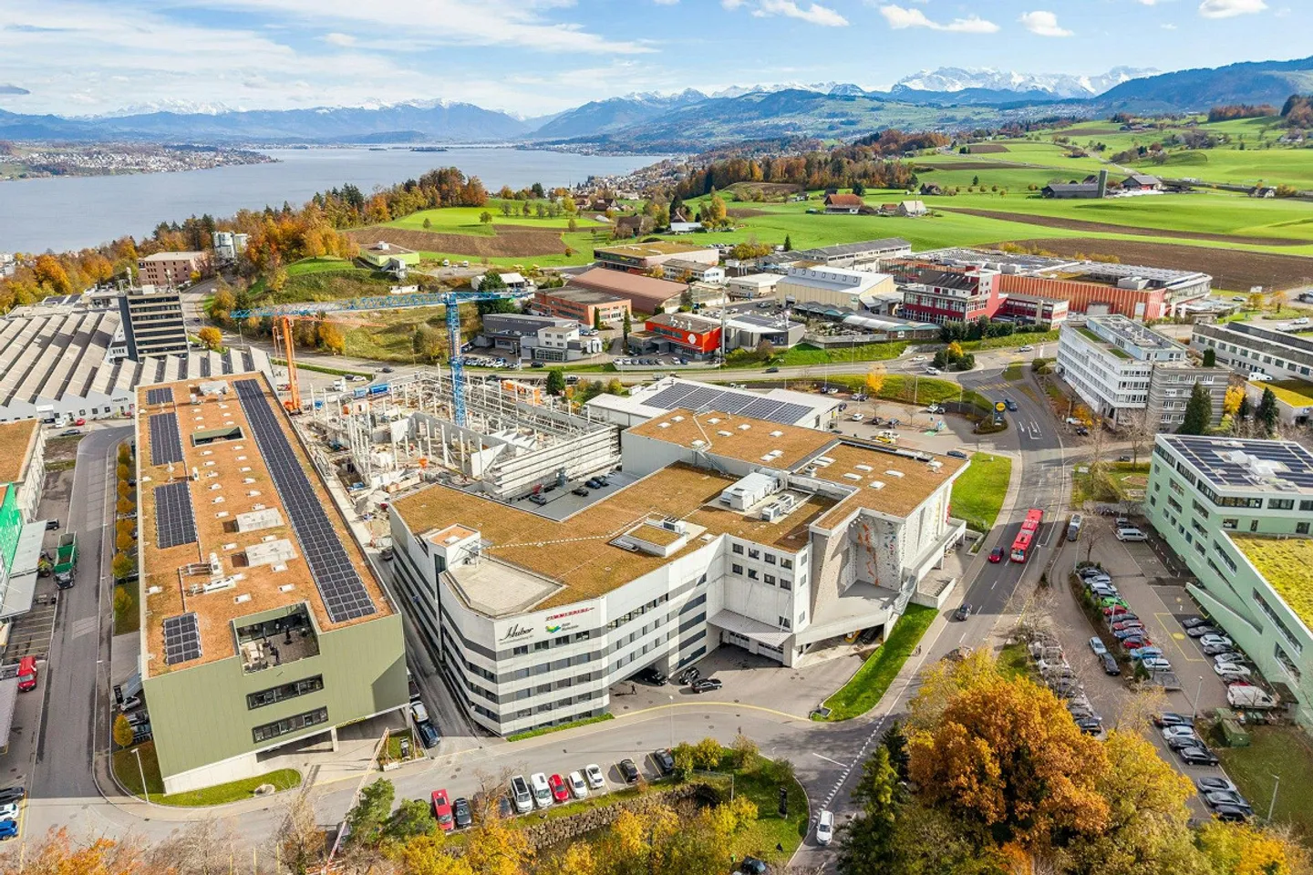 6 m hohe, moderne Lagerflächen ab 500 m2 in Minergie Neubau. An Aut... - Foto 1 von 11