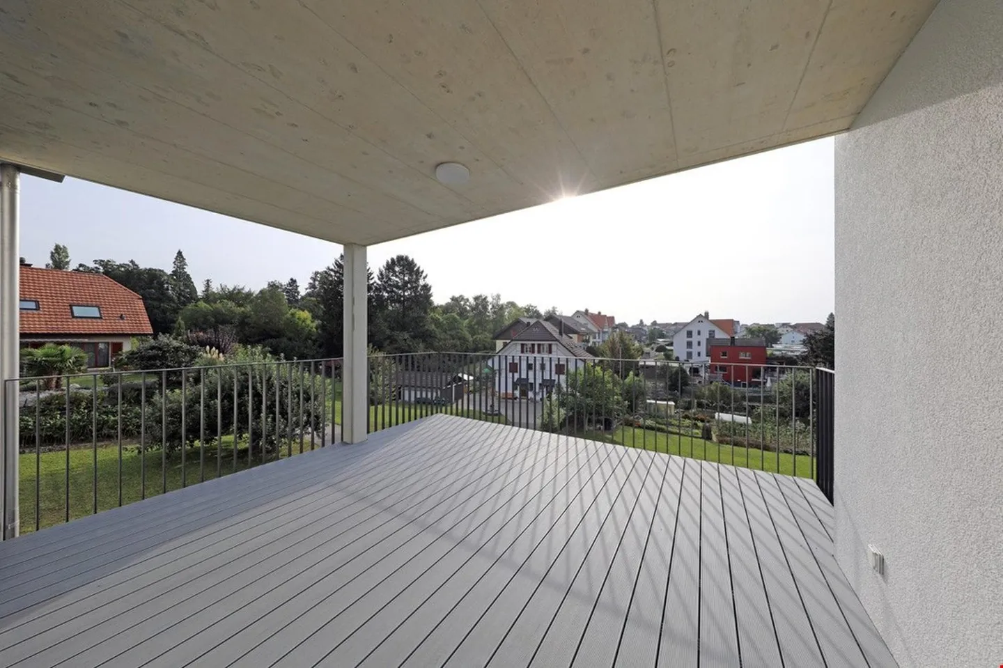 Bright and spacious apartment in ownership standard - Photo 3 of 9