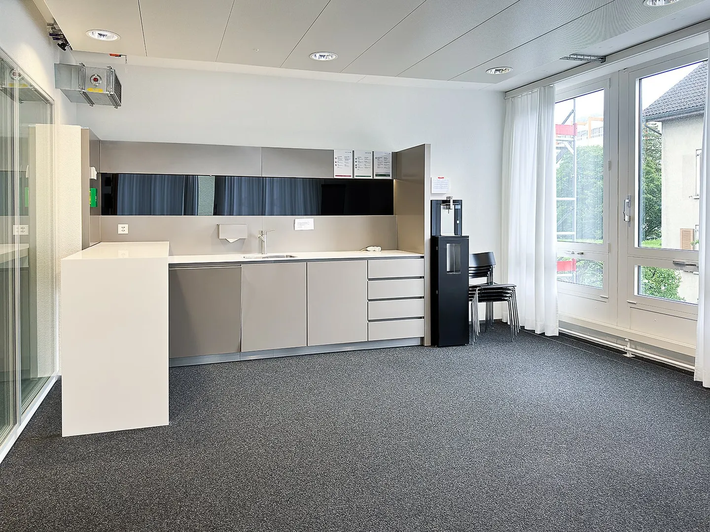 Dienstleistungsfläche an zentraler Lage - Foto 10 von 13