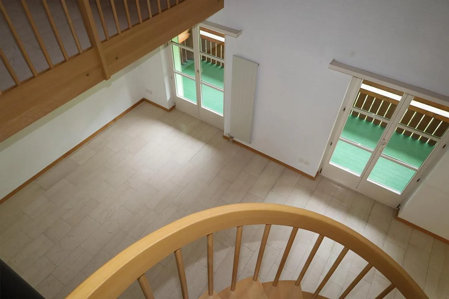 Spacious 5.5-room maisonette apartment in a quiet location with a large balcony - Photo 6 of 18
