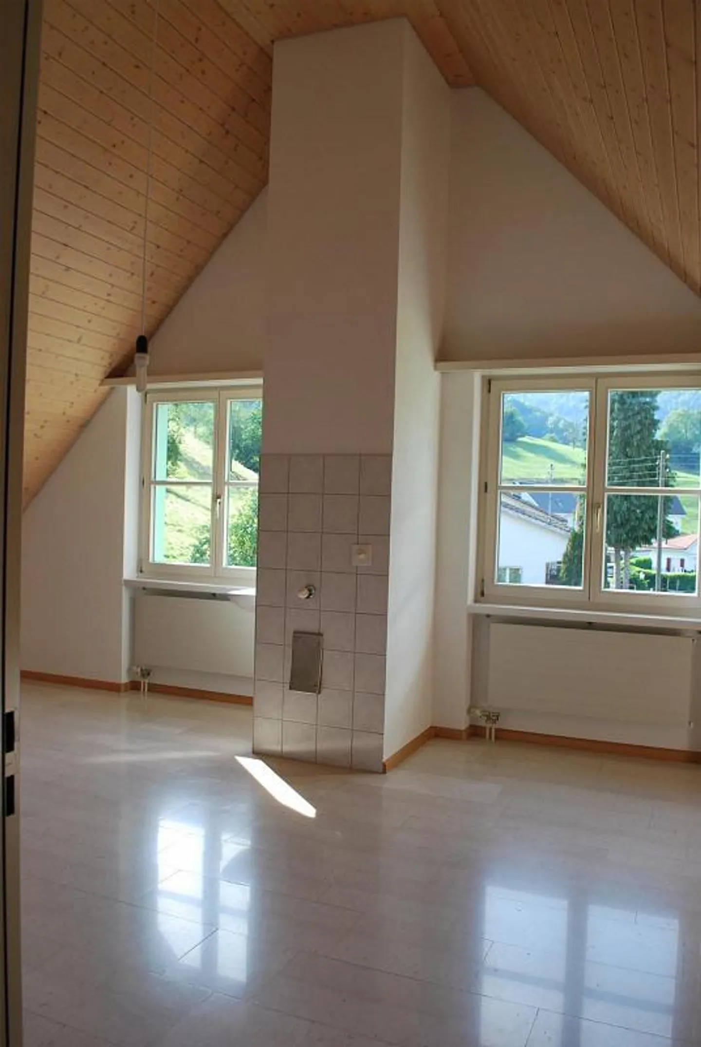 Spacious 5.5-room maisonette apartment in a quiet location with a large balcony - Photo 11 of 18