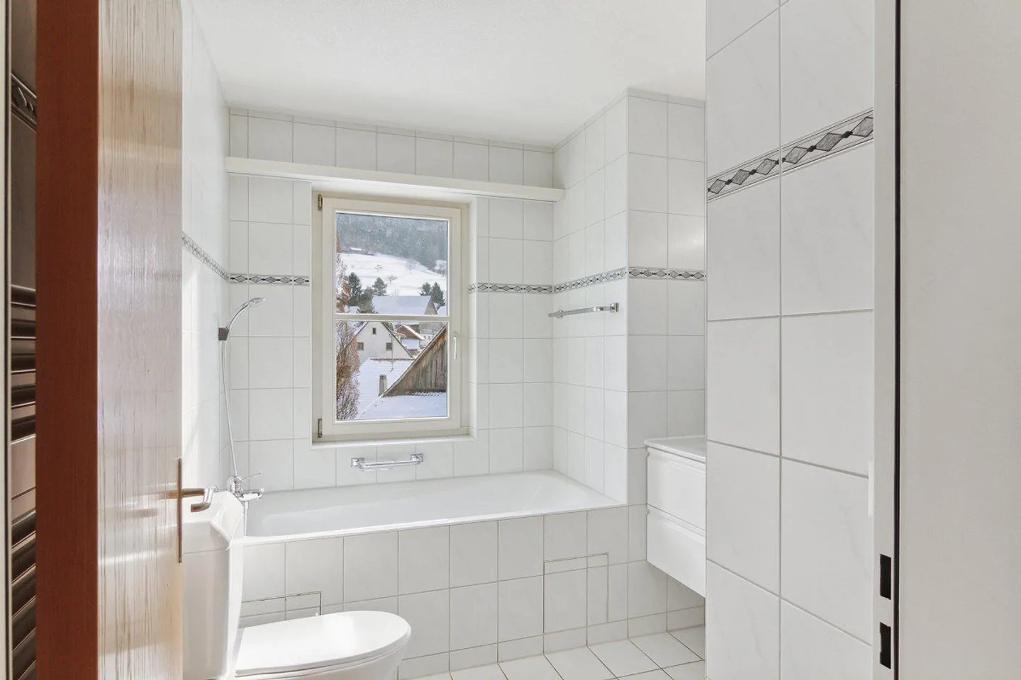 Spacious 5.5-room maisonette apartment in a quiet location with a large balcony - Photo 13 of 18