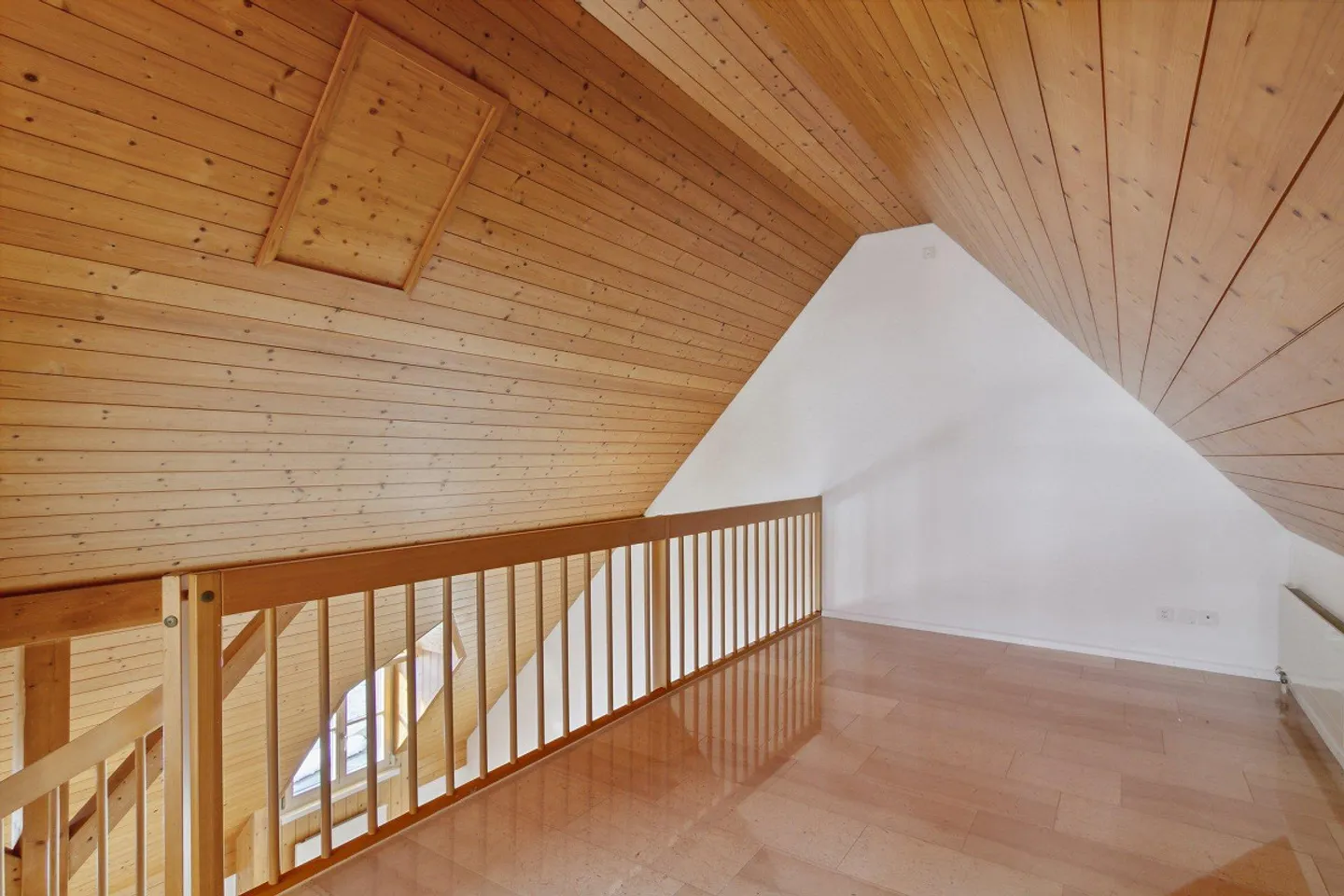 Spacious 5.5-room maisonette apartment in a quiet location with a large balcony - Photo 18 of 18