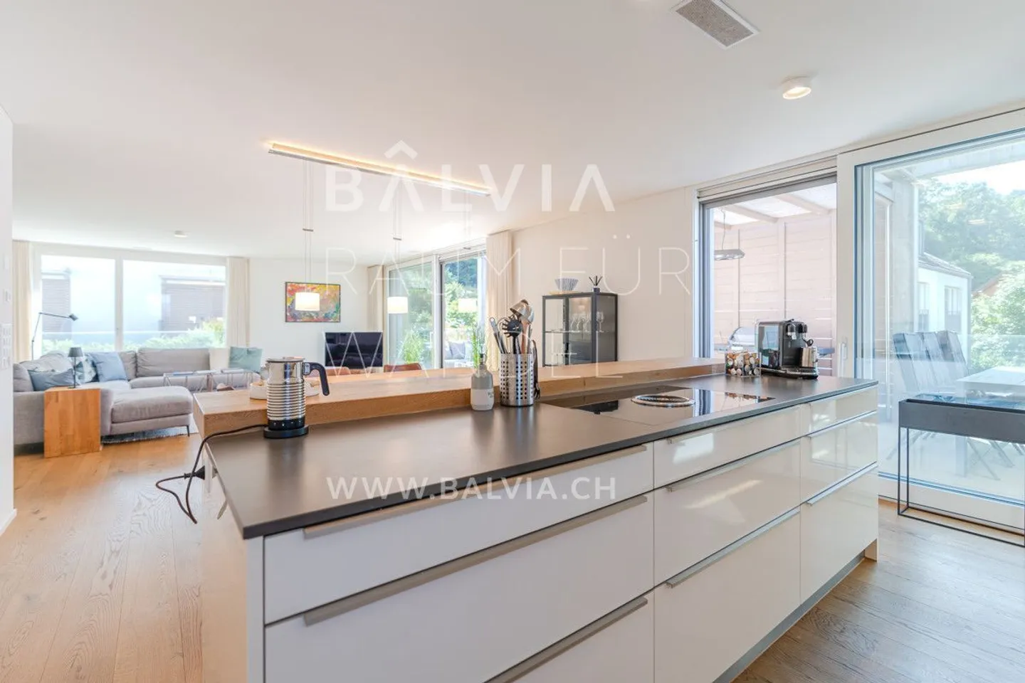 Attika an Aussichtslage mit beheiztem Hobbyraum / 2 Einstellplätze - Foto 5 von 12