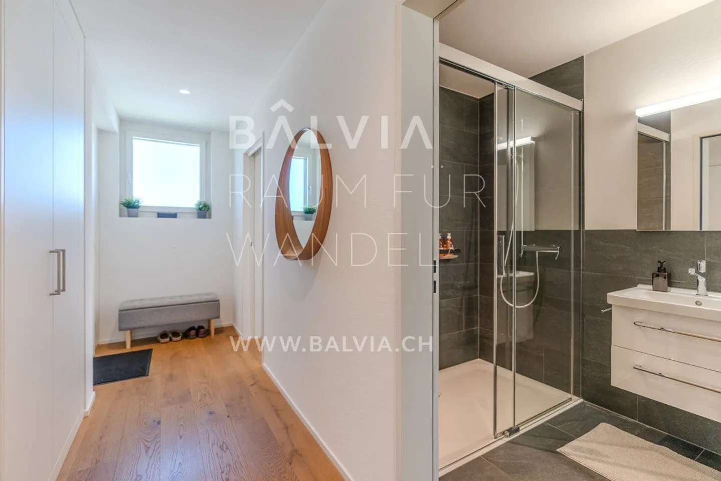 Attika an Aussichtslage mit beheiztem Hobbyraum / 2 Einstellplätze - Foto 8 von 12