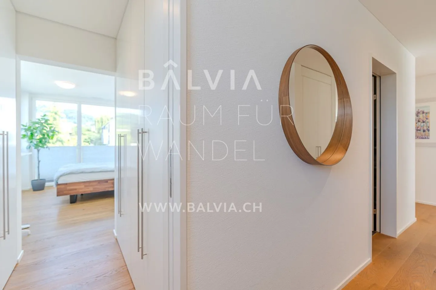 Attika an Aussichtslage mit beheiztem Hobbyraum / 2 Einstellplätze - Foto 9 von 12