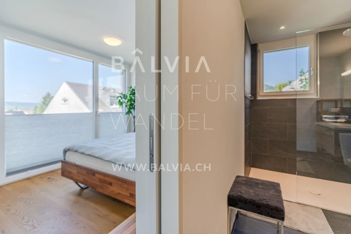 Attika an Aussichtslage mit beheiztem Hobbyraum / 2 Einstellplätze - Foto 10 von 12