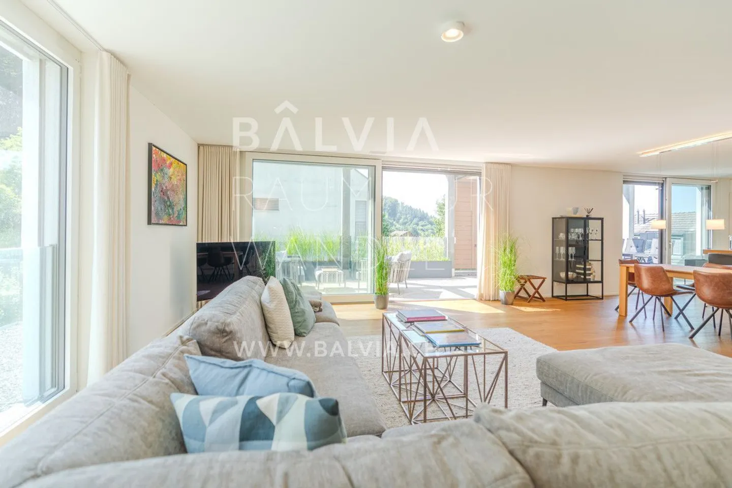 Attika an Aussichtslage mit beheiztem Hobbyraum / 2 Einstellplätze - Foto 2 von 12