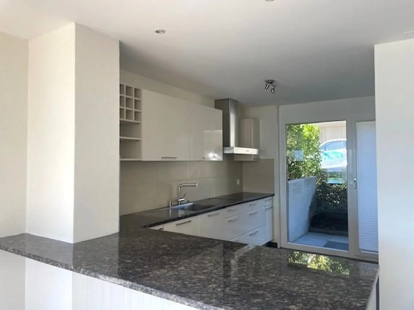 Villa bifamiliare di 4,5 locali con vista sul lago, sulle Alpi e sul Monte Bianco - Foto 5 di 8