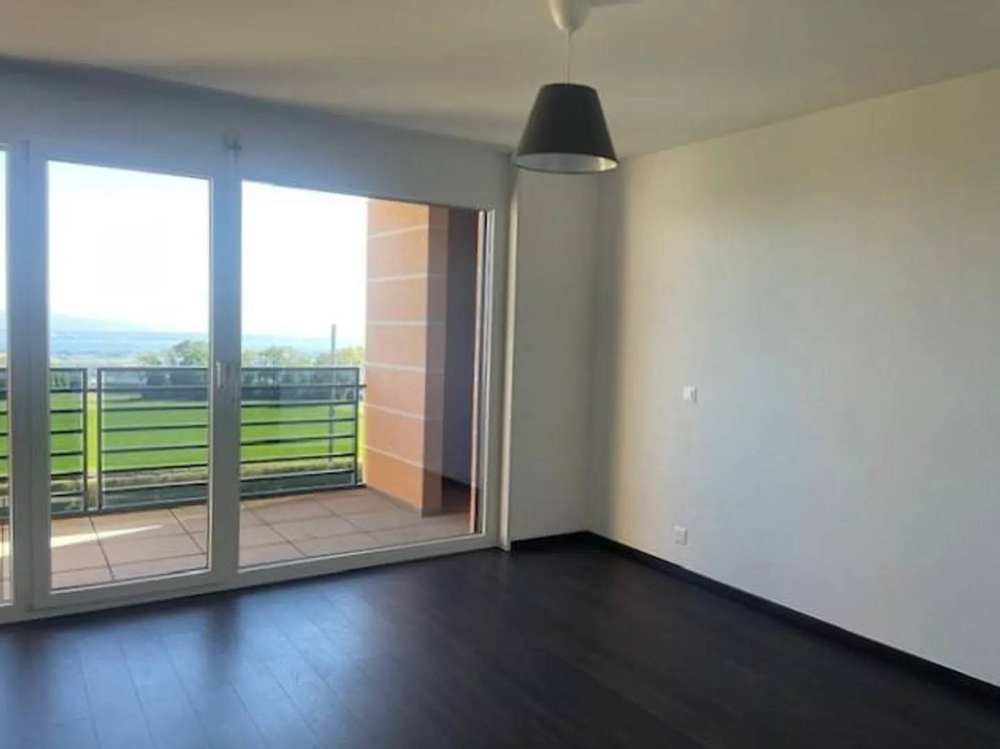 Villa bifamiliare di 4,5 locali con vista sul lago, sulle Alpi e sul Monte Bianco - Foto 7 di 8