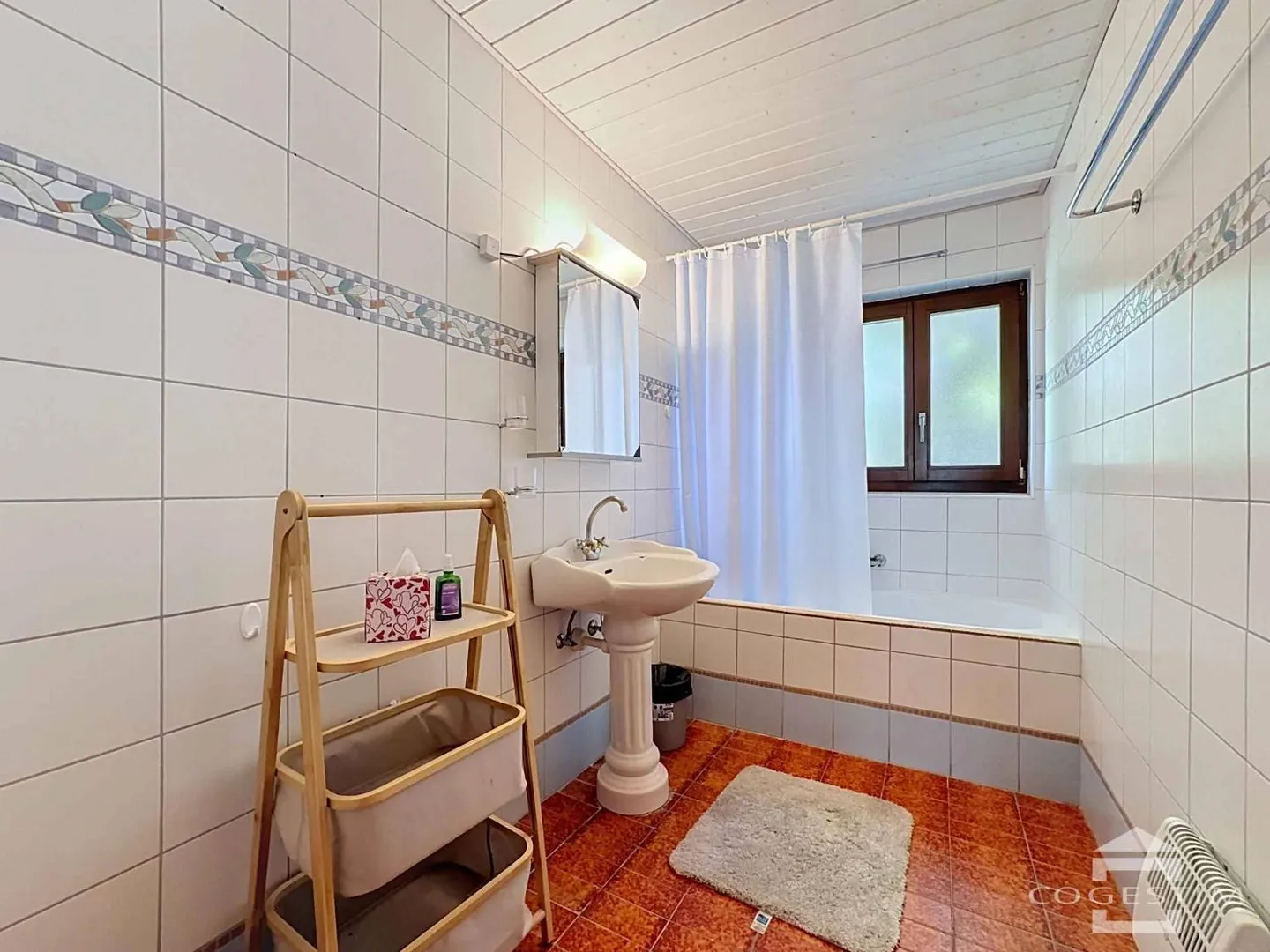 5.5 Room House - Photo 9 of 12