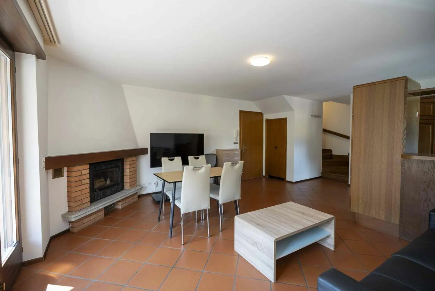 Gorduno: we sell beautiful income residence with three large apartments - Photo 6 of 20