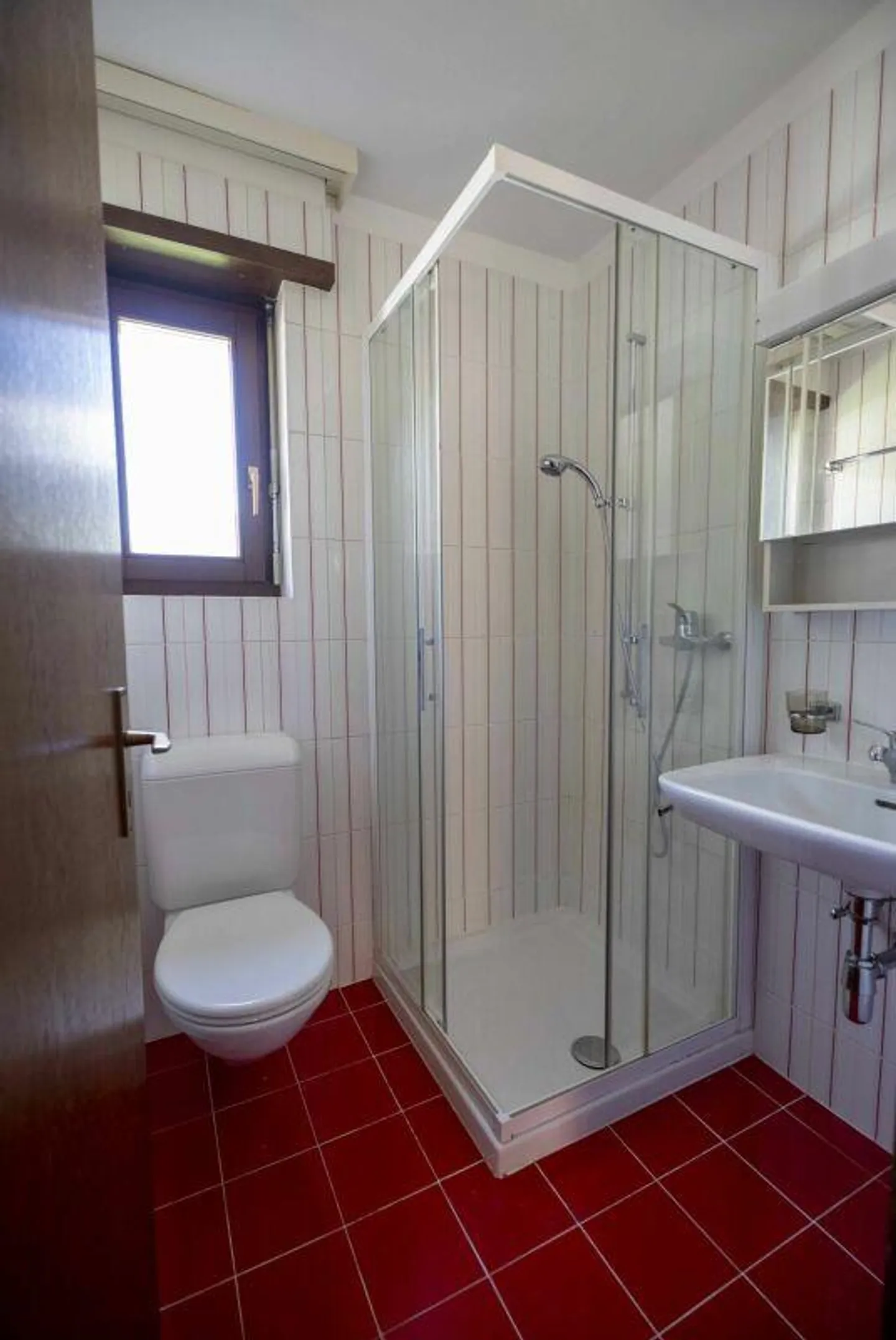 Gorduno: we sell beautiful income residence with three large apartments - Photo 8 of 20