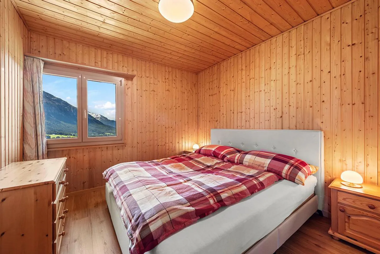Sonnige Lage mit Ski-in/Ski-out und Traumaussicht in Valbella - Foto 3 von 6