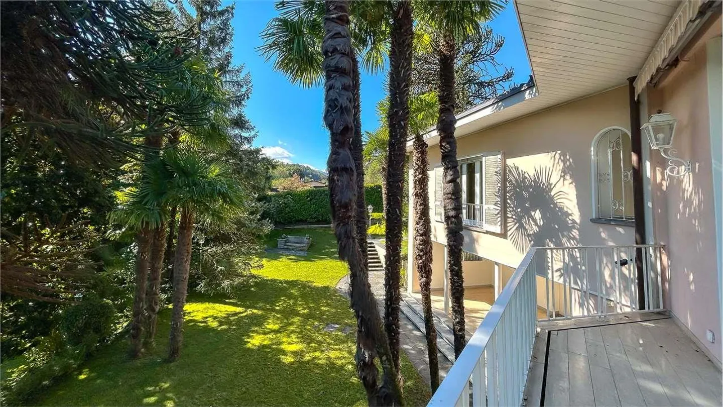 VILLA INDÉPENDANTE AVEC PISCINE ET DÉPENDANCE - Photo 6 sur 13