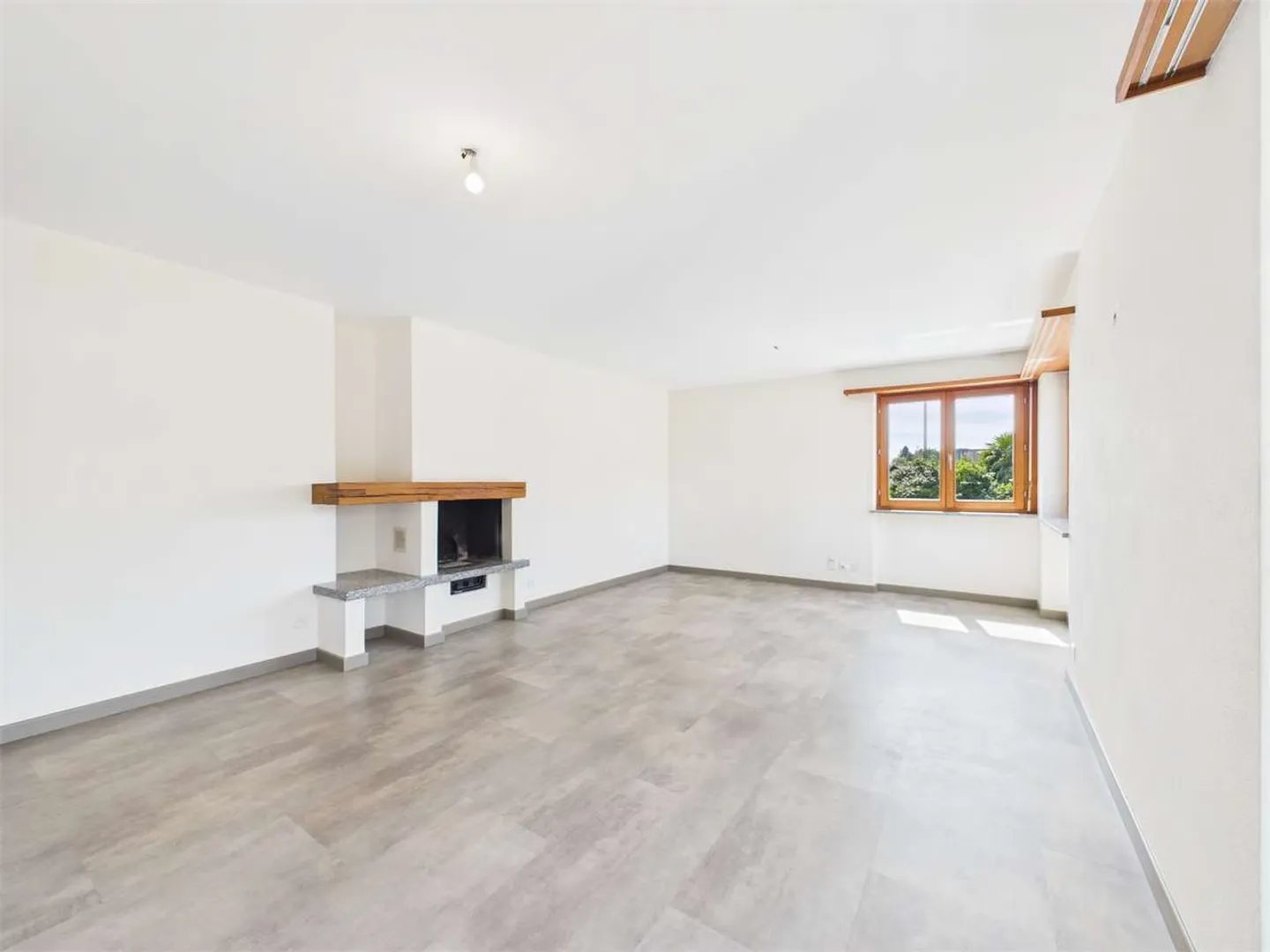 Renovated 4.5 Room Apartment - Photo 1 of 12