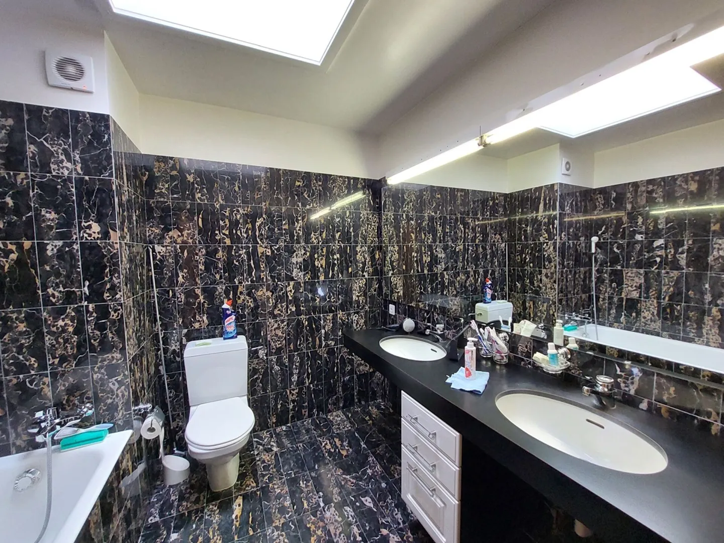 Spaziosa villa moderna e familiare - Foto 11 di 12