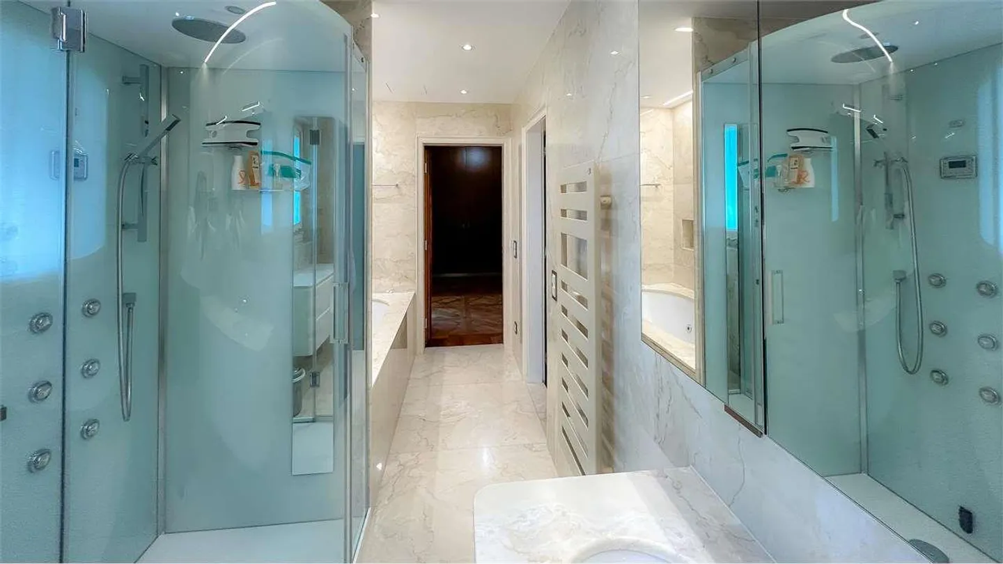 VILLA INDÉPENDANTE AVEC PISCINE ET DÉPENDANCE - Photo 12 sur 13