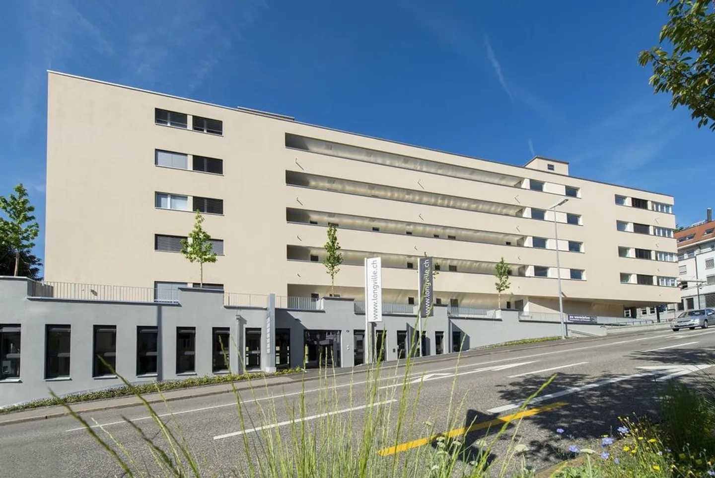 Spacious 4.5-room apartment on the 2nd floor - Photo 1 of 11