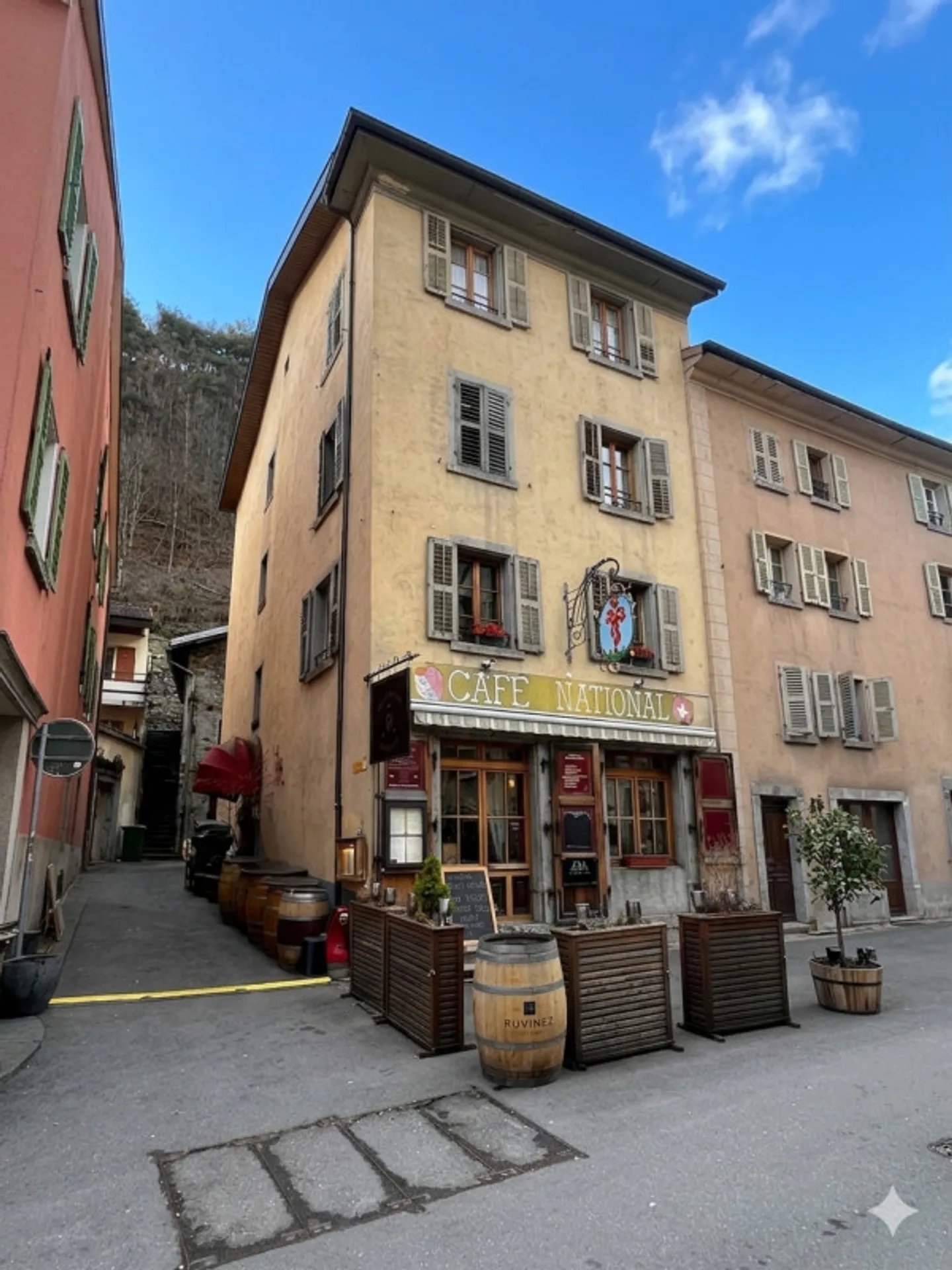 Wohngebäude 3,5 Zimmer - Foto 1 von 7