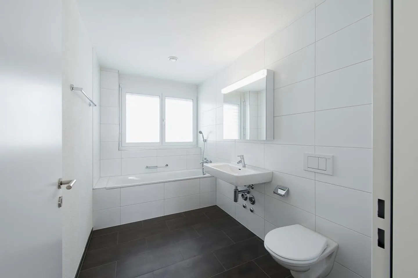 Spacious 4.5-room apartment on the 2nd floor - Photo 7 of 11