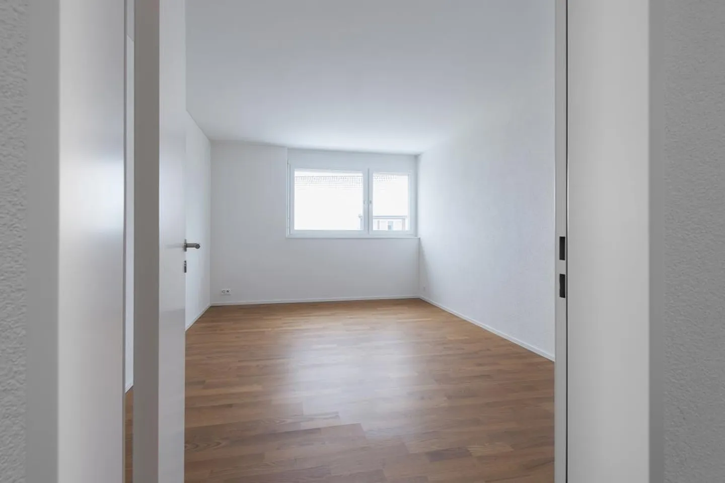 Spacious 4.5-room apartment on the 2nd floor - Photo 8 of 11