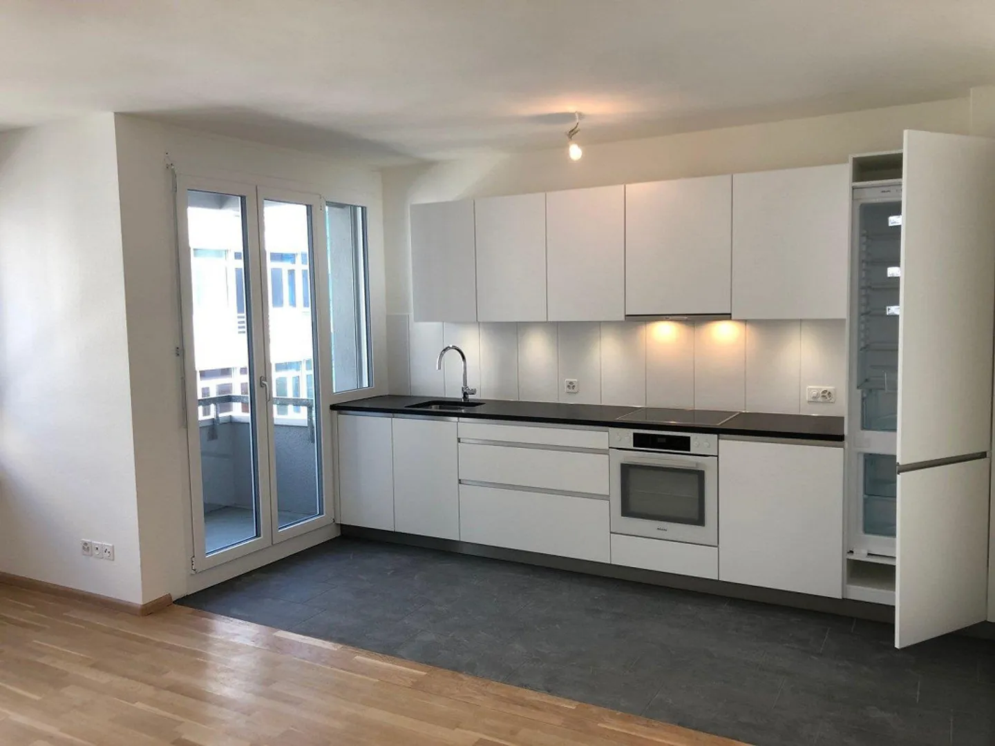 Moderne Wohnung am Aeschenplatz - Foto 1 von 5