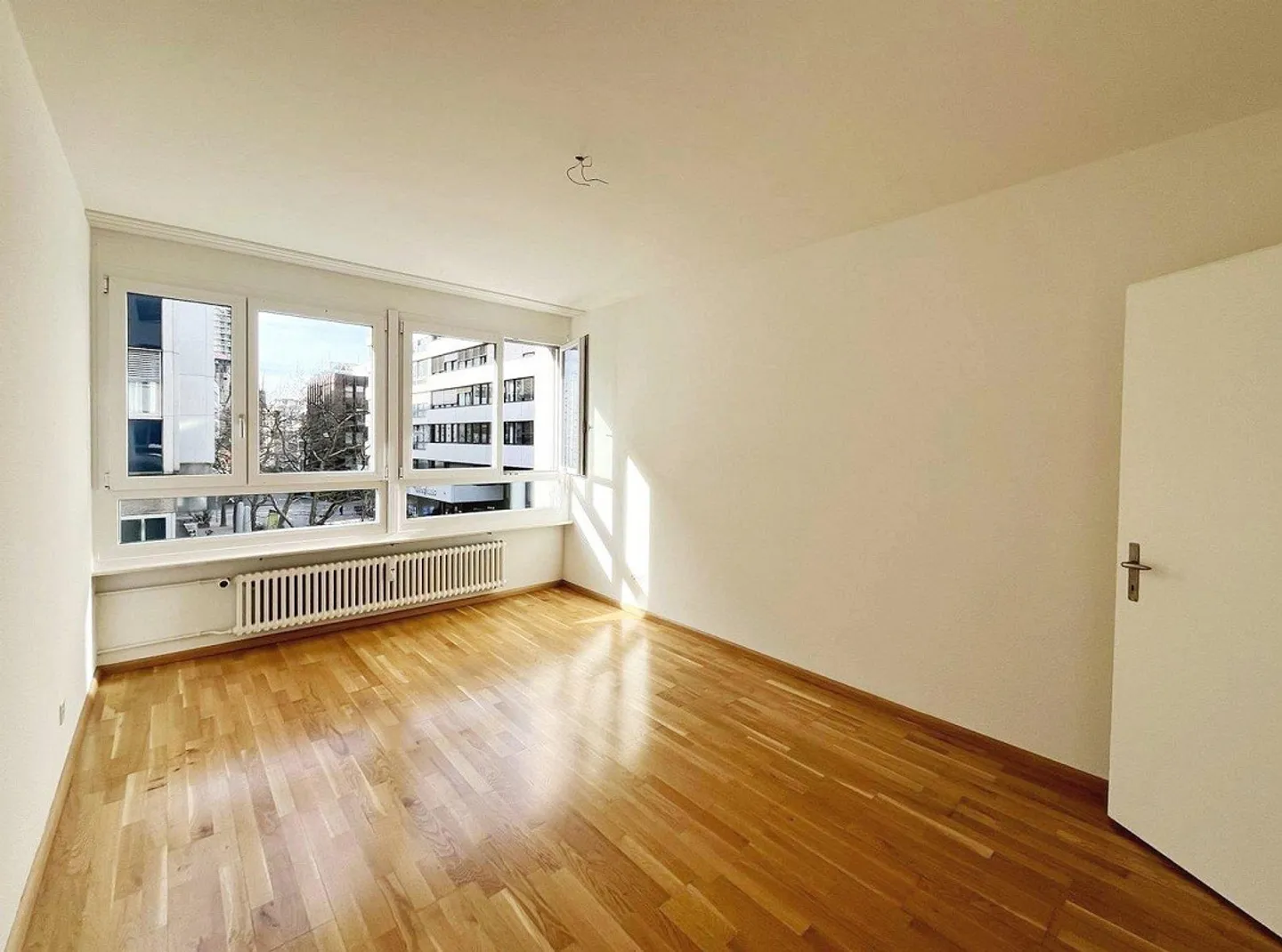 Moderne Wohnung am Aeschenplatz - Foto 3 von 5