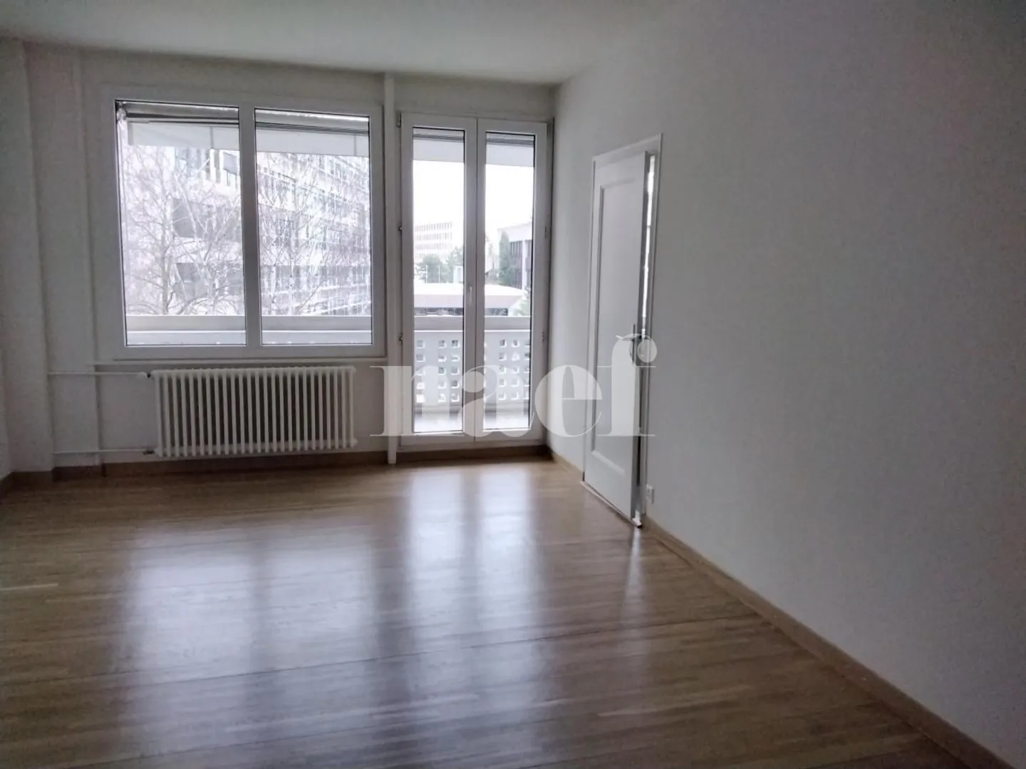 4-room apartment - Photo 3 of 9